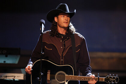 Blake Shelton with a mullet hairstyle