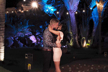 Temptation Island couple kissing