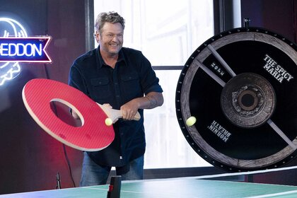 Blake Shelton Plays Giant Ping Pong on 'Barmageddon'