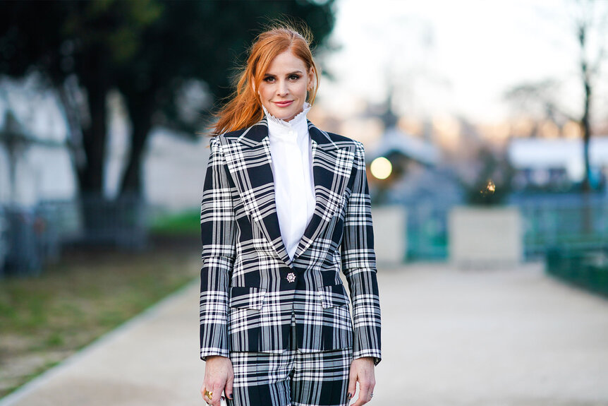 Sarah Rafferty outside of a fashion show