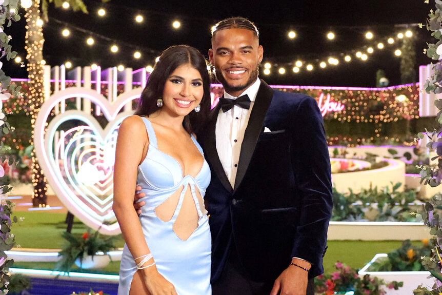 Kassandra Castillo and Leonardo Dionicio pose for a photo together during the Love Island Season 5 finale.