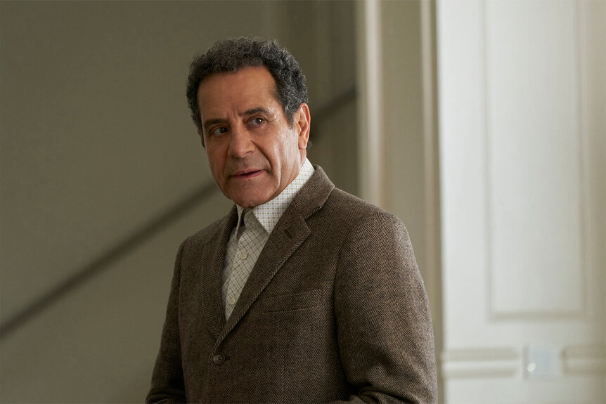 Close up of Tony Shalhoub as Adrian Monk